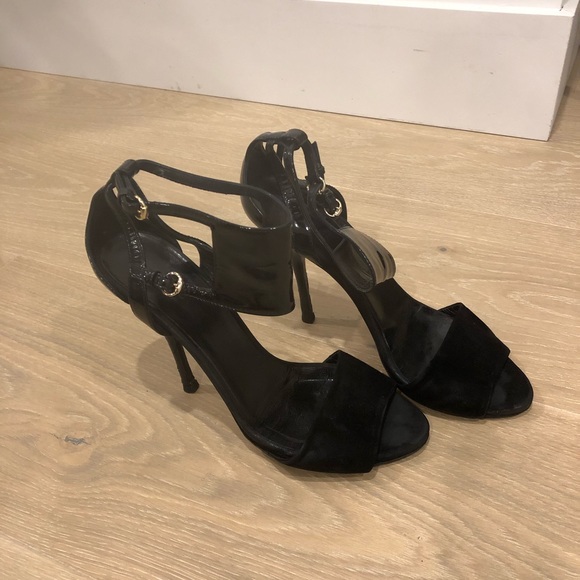 Gucci Ankle Cuff Pumps Velvet Black Size US 7.5 Peep Toe Leather and Suede Heels - Picture 2 of 9